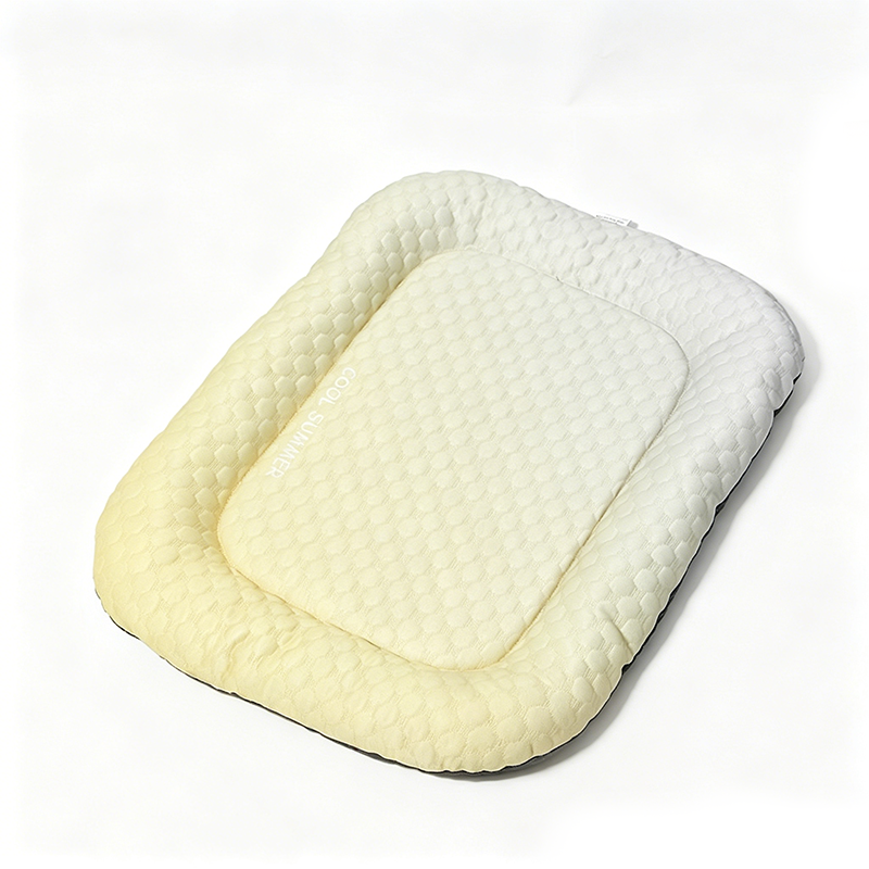 Pet Cooling Pad Mat for Dogs and Cats - Ice Silk Summer Cool Bed Blanket in Gradient Colours-QO