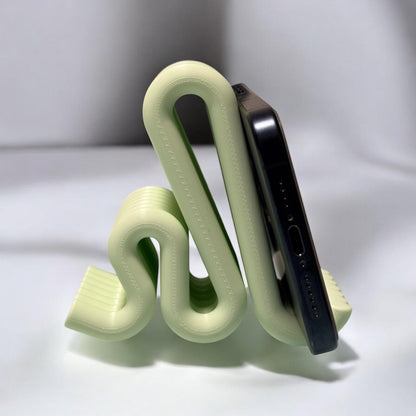 Modern Phone Stand – Minimalist Wave Design Desk Holder for Smartphone, Stylish 3D Printed Organizer for Office, Home Decor Gift Idea